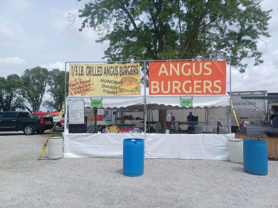 The Newburns set up burger stand at the
2022 Rock Fest Concert.

PHOTO BY TONY NEWBURN